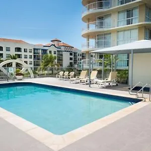 *** Hotel Beachcomber International Australia